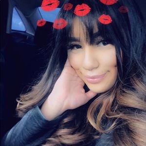 Meet your Posher, Desiree